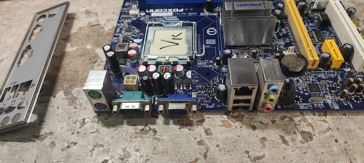 Мат. плата Foxconn 45CMV LGA775 i945GC PCI-E+SVGA+LAN SATA MicroATX 2DDR2 № K241705100 - фото фото фото 2