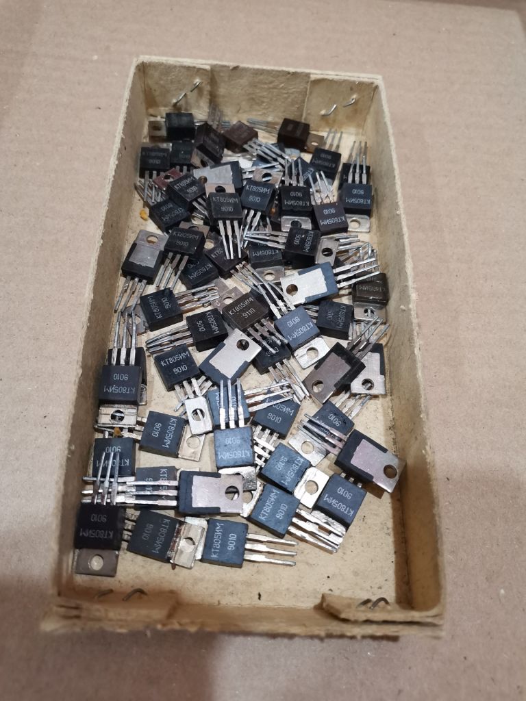 Транзистор КТ805ИМ транзистор NPN 8А 160В 30W ТО220 - фото фото фото 0