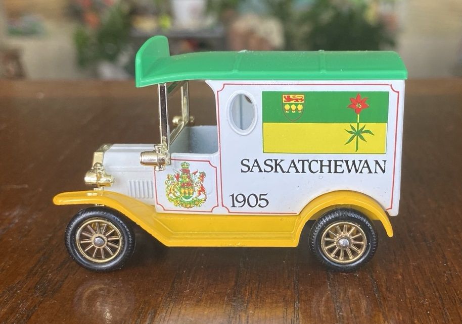 Модель автомобиля SASKATCHEWAN 1:43 LLEDO Англия - фото фото фото 6