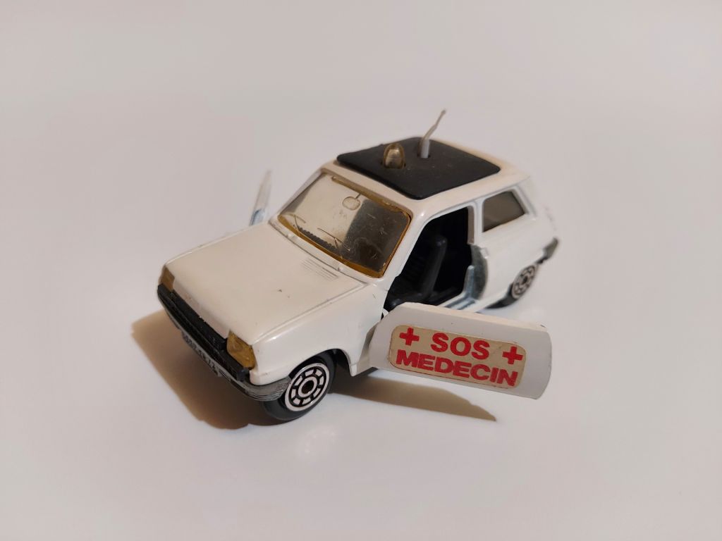 Norev 1:43 Renault 5 "Medecine" - фото фото фото 6