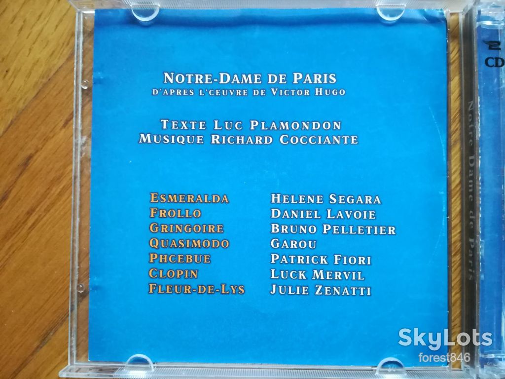 Notre-Dame de Paris-2 части-состояние: 4+ - фото фото фото 3