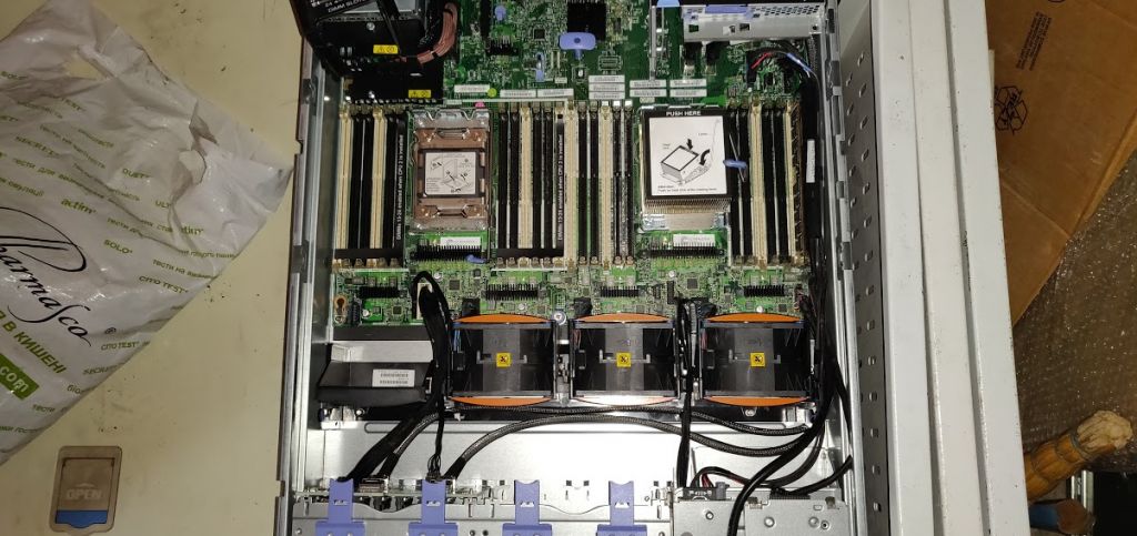 Сервер IBM 7915-E3G System x3650 M4 № 20021102 - фото фото фото 2