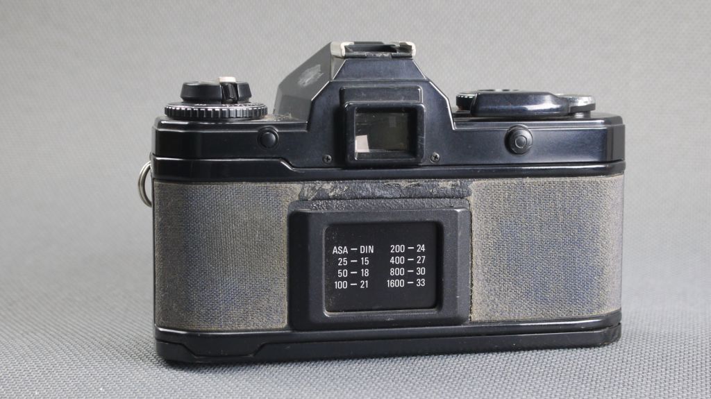 Пленочный фотоаппарат Yashica FX-D Quartz + объектив Sakar 35-70mm/3.5-4.5 MC Ф52мм Вживане - фото фото фото 4