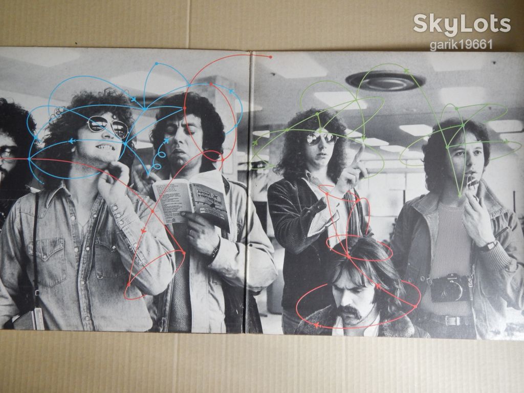 10cc – Bloody Tourists  (Mercury – 6310 504, Italy) EX/EX - фото фото фото 2