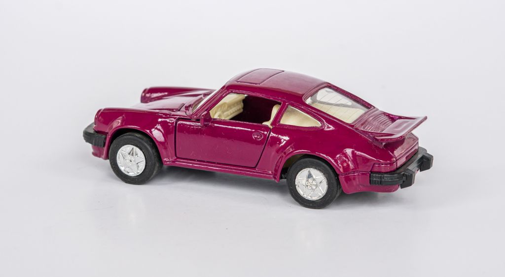1:36 Porsche 911  (930) Turbo 1974-89 violet, WELLY #9040 - фото фото фото 1