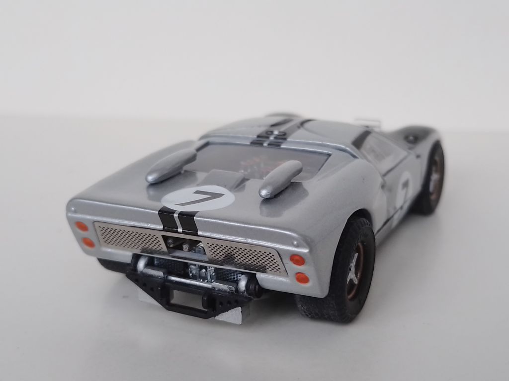 Ford GT40. Universal Hobbies   -3836- - фото фото фото 7