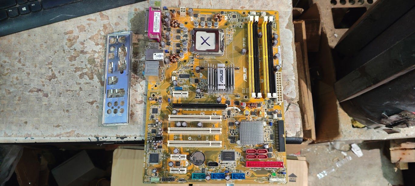 Мат. плата ASUS P5B LGA775 P965 PCI-E+GbLAN SATA ATX 4DDR2 № НР240901300 - фото фото фото 0