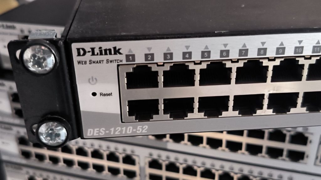 Комутатор D-Link DES-1210-52 48P WEB Smart Switch - фото фото фото 1