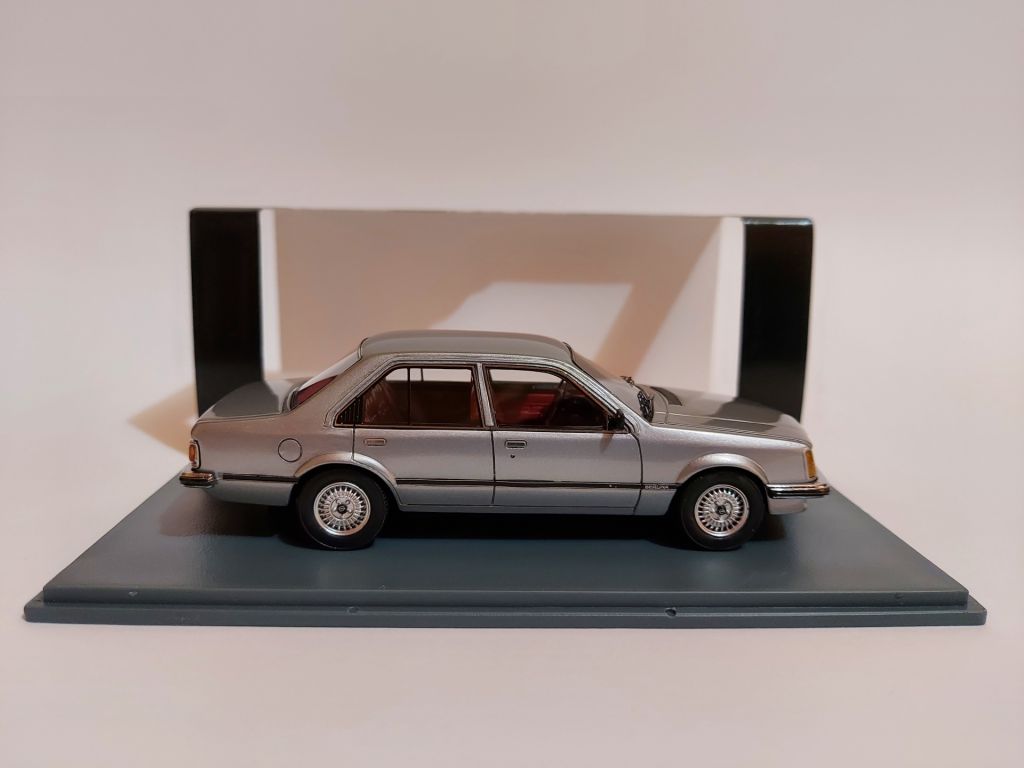 NEO 1:43 Opel Commodore  (1978) silver - фото фото фото 4