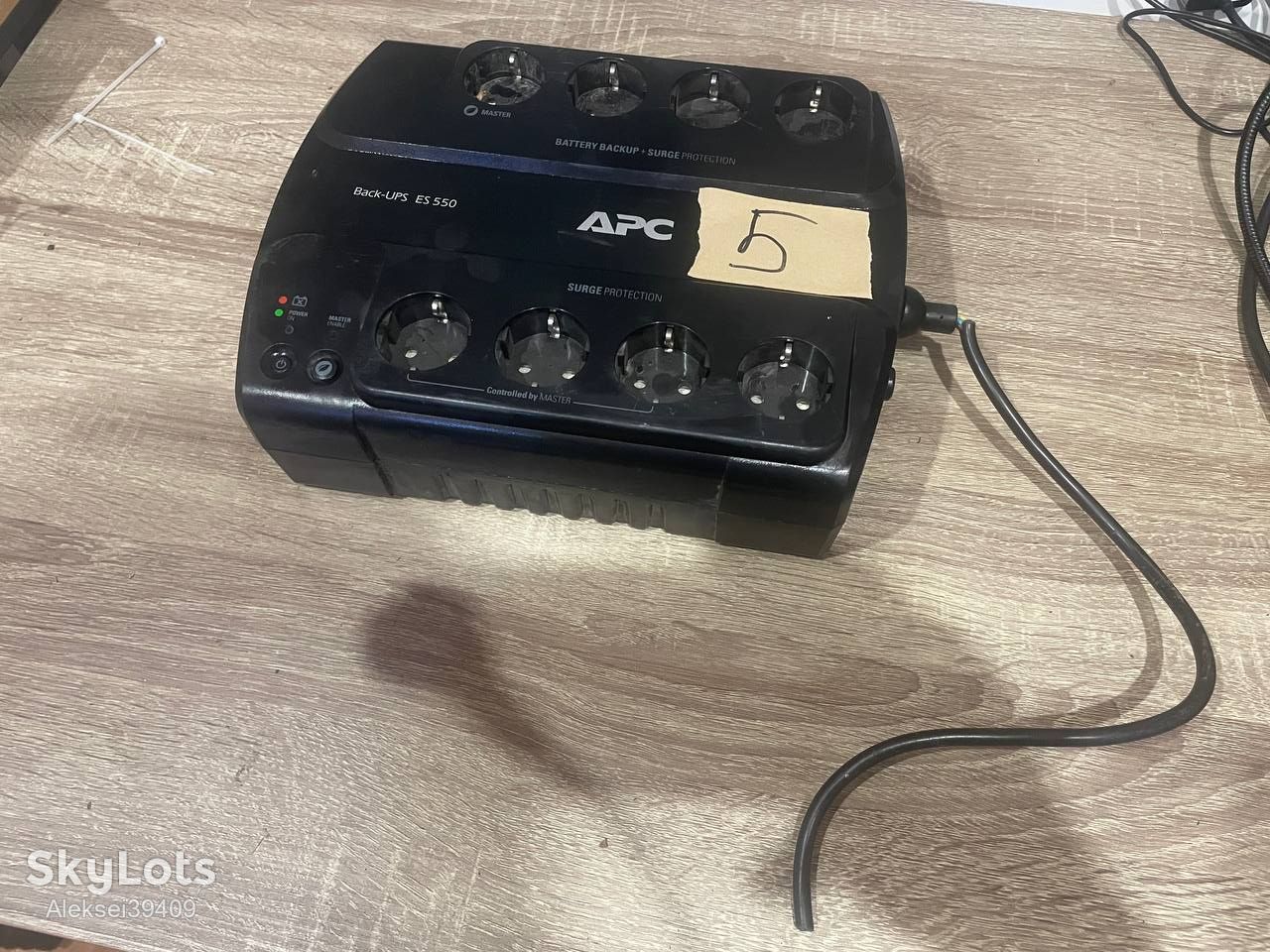 Джерело безперебійного живлення    (ИБП) APC Back-UPS ES 550VA / 330W    (BE550G-RS) - фото фото фото 0