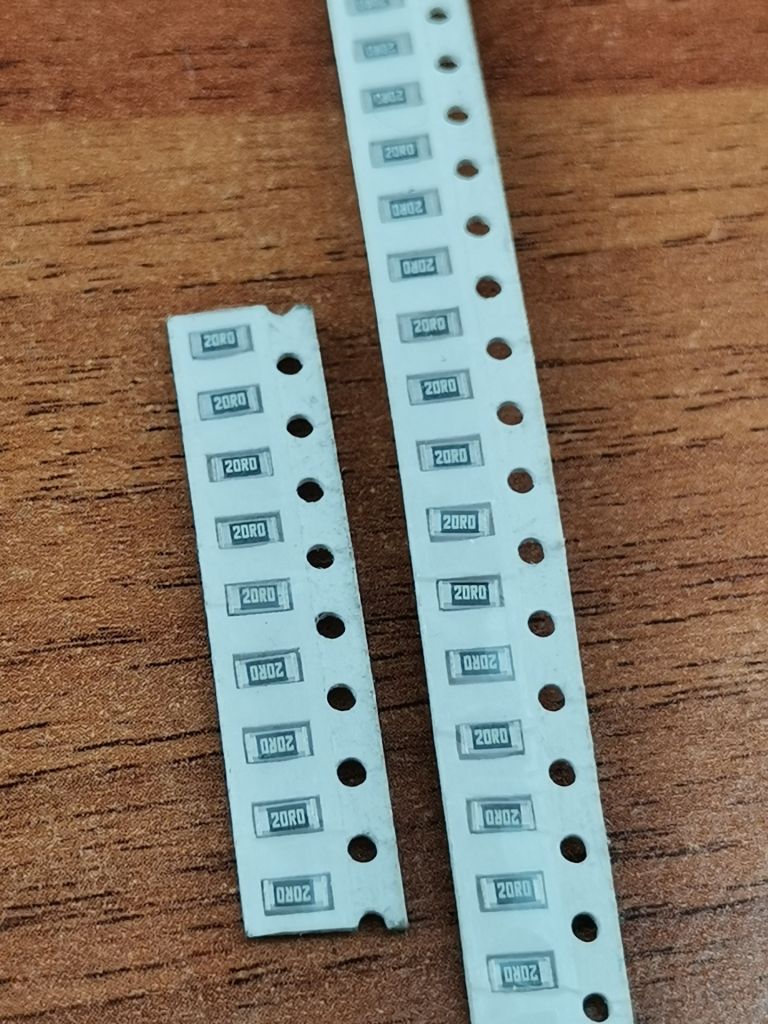 Резистор SMD1206 20Ом 20R0 - фото фото фото 1