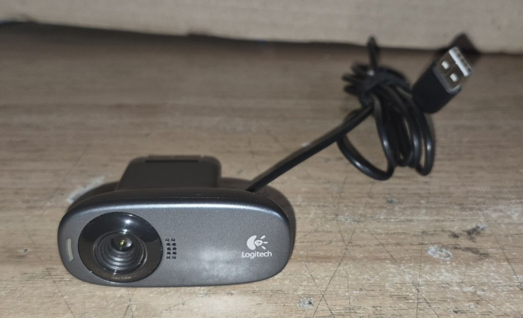 Logitech  C310 HD Webcam - фото фото фото 0