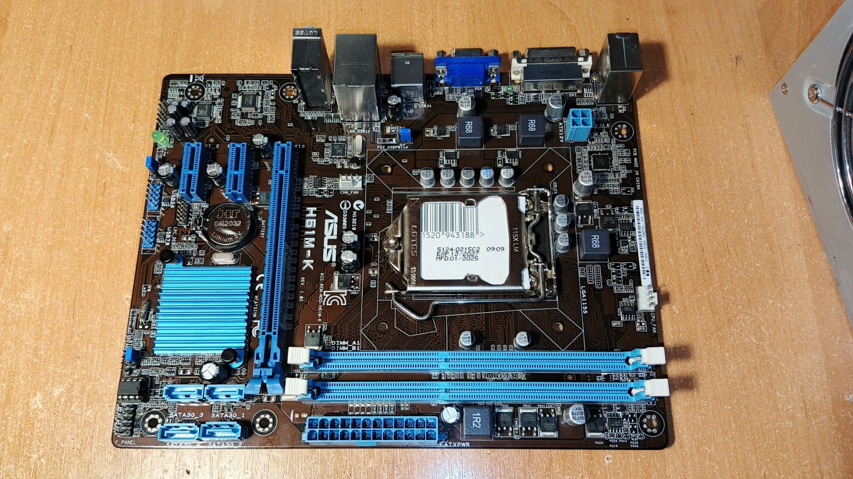 ASUS H61M-K      (s1155, Intel H61, PCI-Ex16) - фото фото фото 0