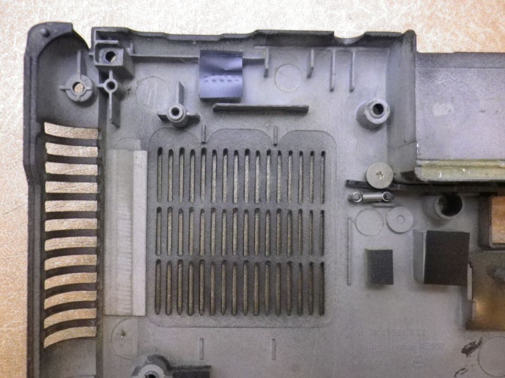 Б/У Корпус низ без сервісної кришки на HP EliteBook 6930P - фото фото фото 2