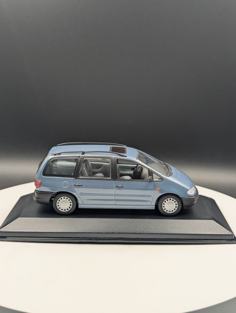 Ford Galaxy Minichamps 1:43 - фото фото фото 3