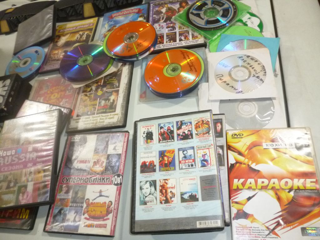 DVD диск с фильмами, сериалами и мультфильмами караоке и видео кассета - фото фото фото 4