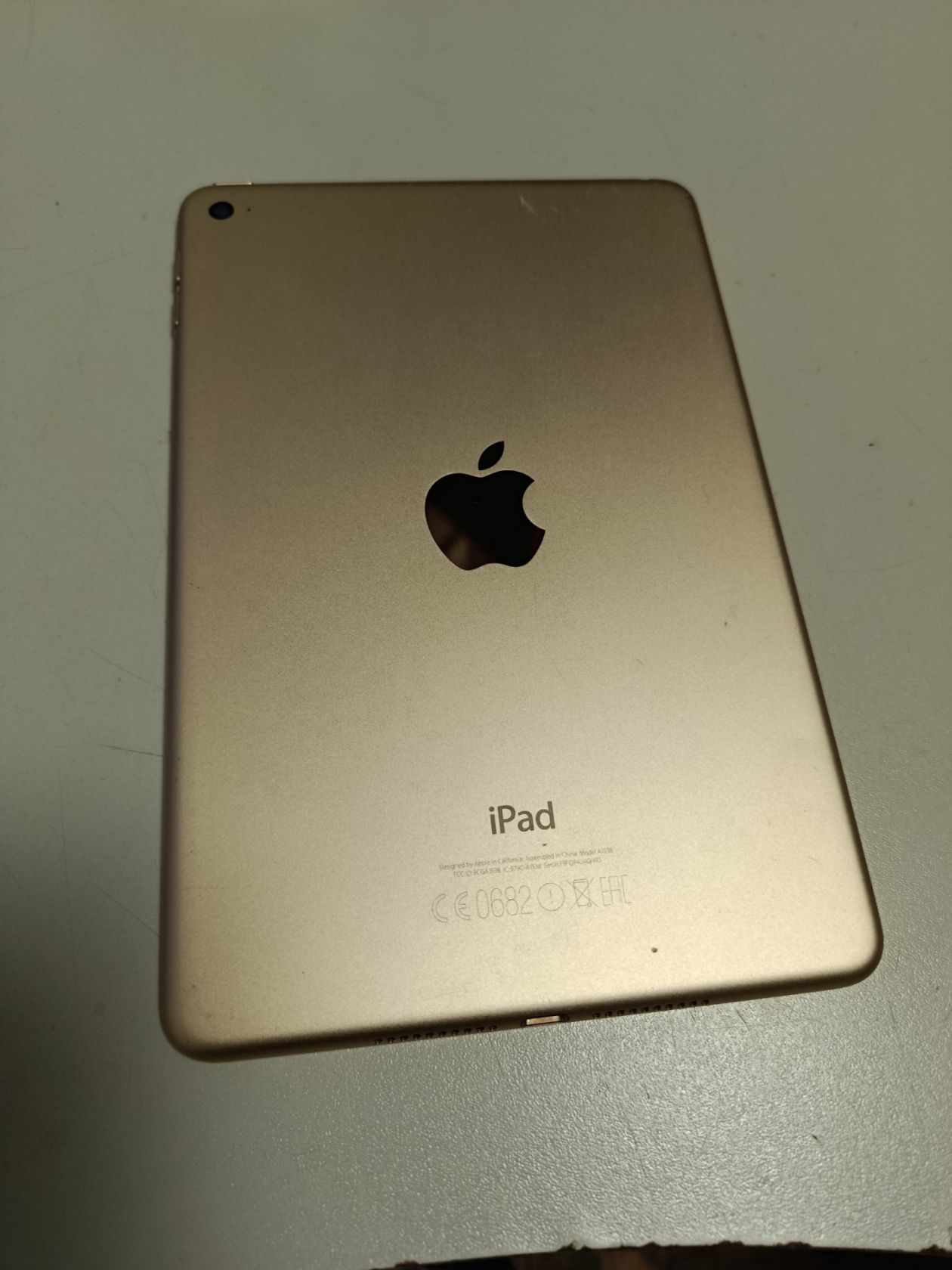 Планшет Apple iPad mini 4   (Model A1538) — не вмикається, золотистий - фото фото фото 1
