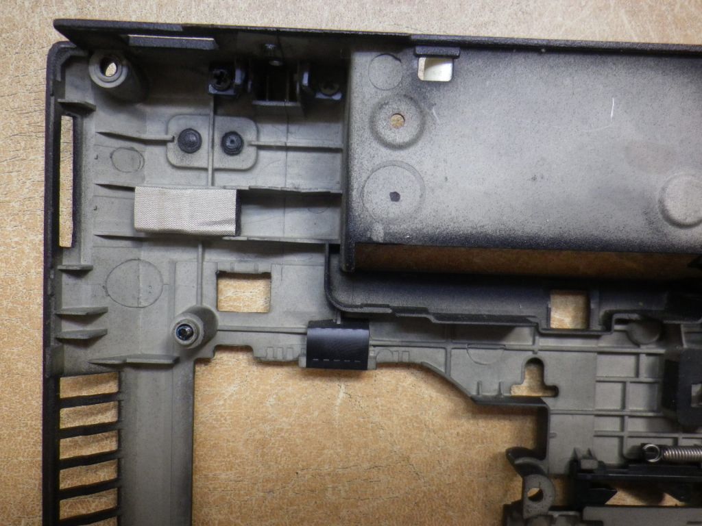 Б/У Корпус низ без сервісної кришки на HP EliteBook 8560p - фото фото фото 2
