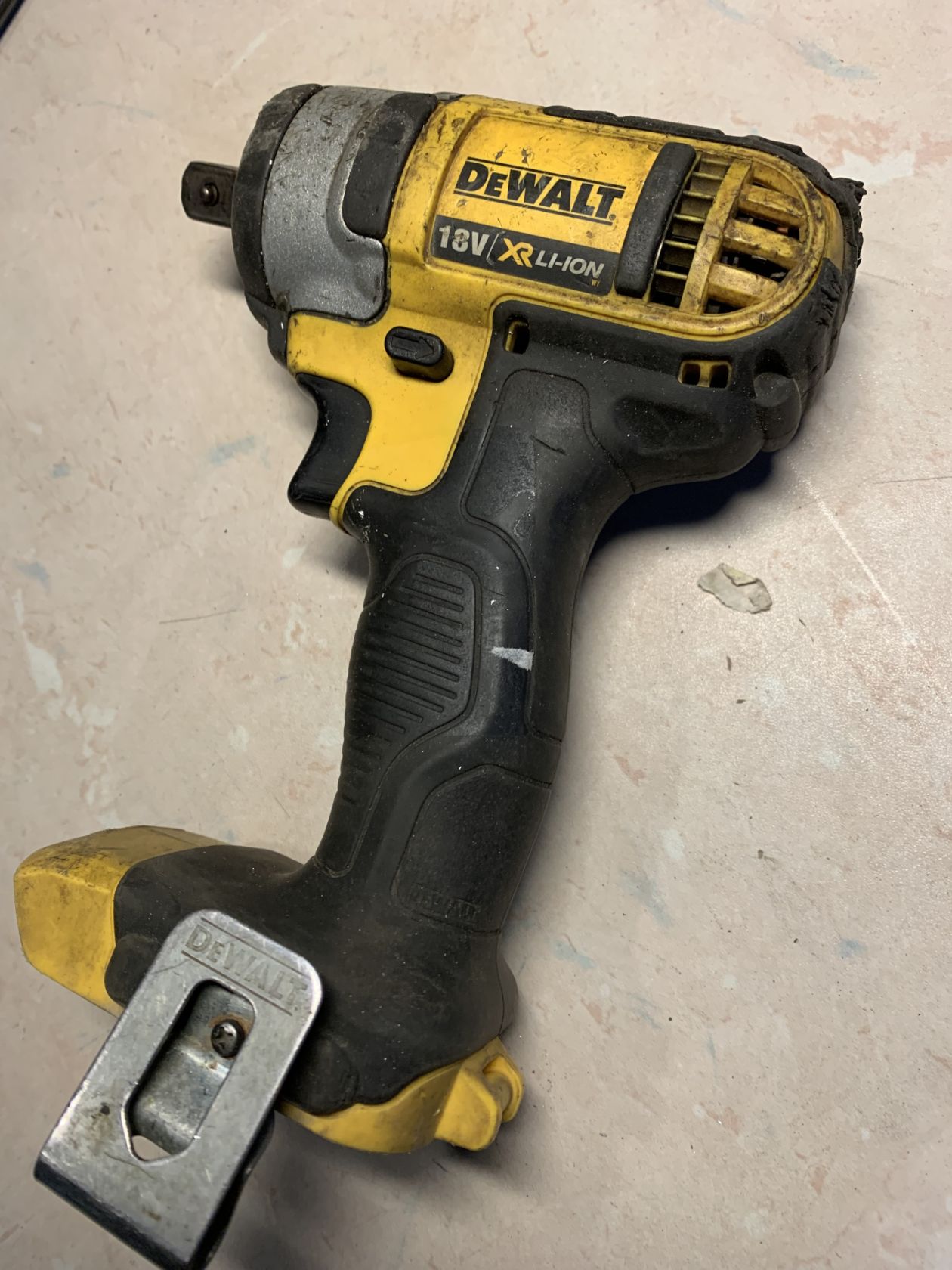 Акумуляторний ударний гайковерт DeWalt DCF880 - фото фото фото 8