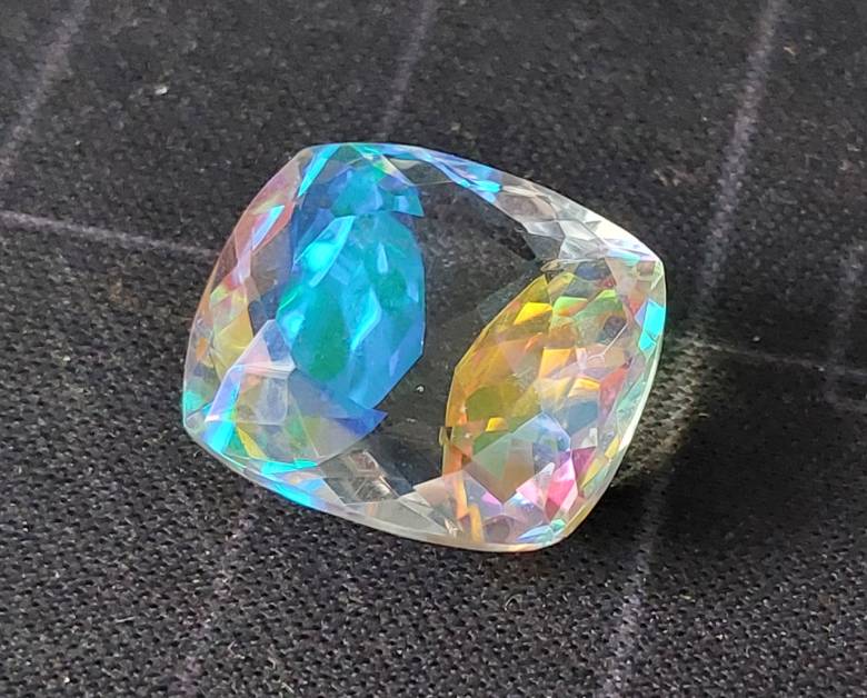 Радужный кварц 19.5Ct - фото фото фото 1