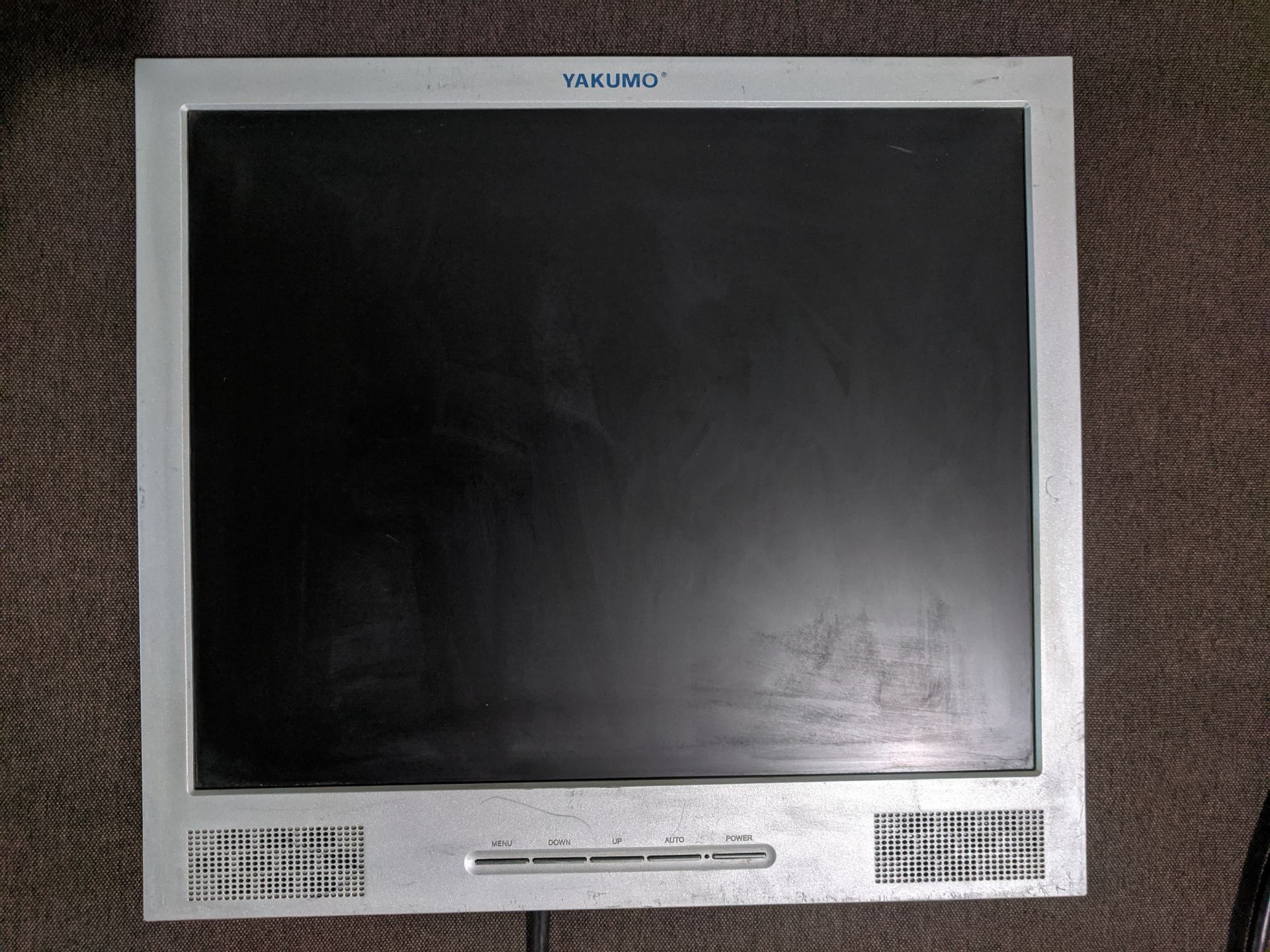 Монитор Yakumo 700P 17" VGA не включается - фото фото фото 0
