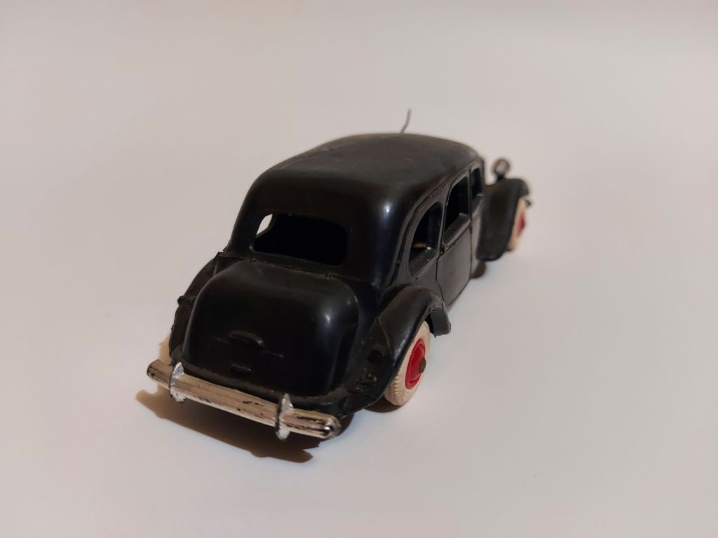 Norev 1:43  (plastic) Citroen 15-Six Familiale - фото фото фото 2