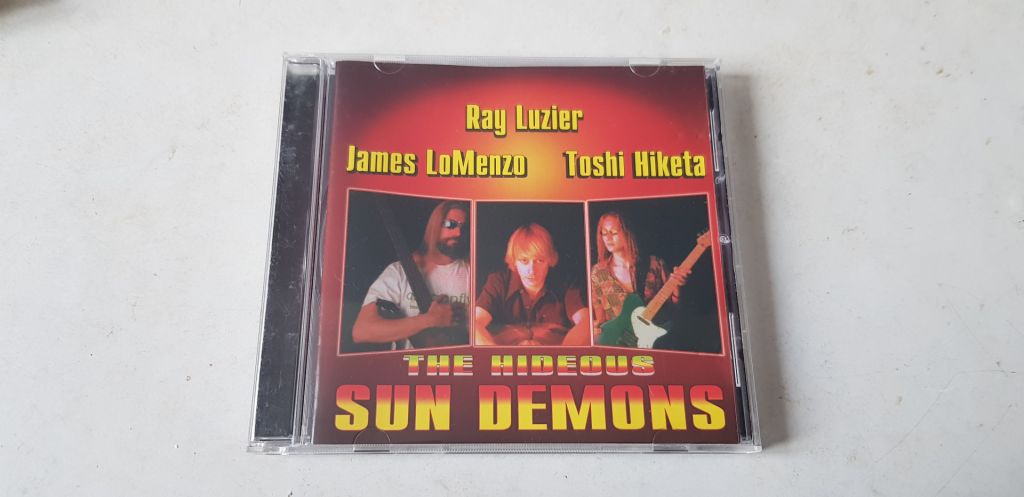 LoMenzo / Luzier / Hiketa The Hideous Sun Demons - фото фото фото 0