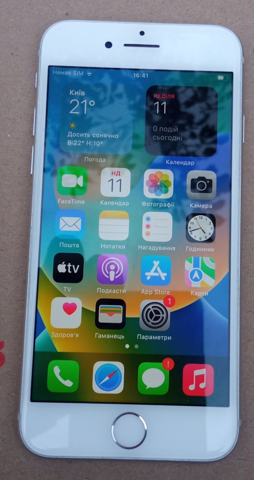 Apple iPhone 8 64GB Silver   (MQ6H2ZD/A) Neverlock - фото фото фото 0