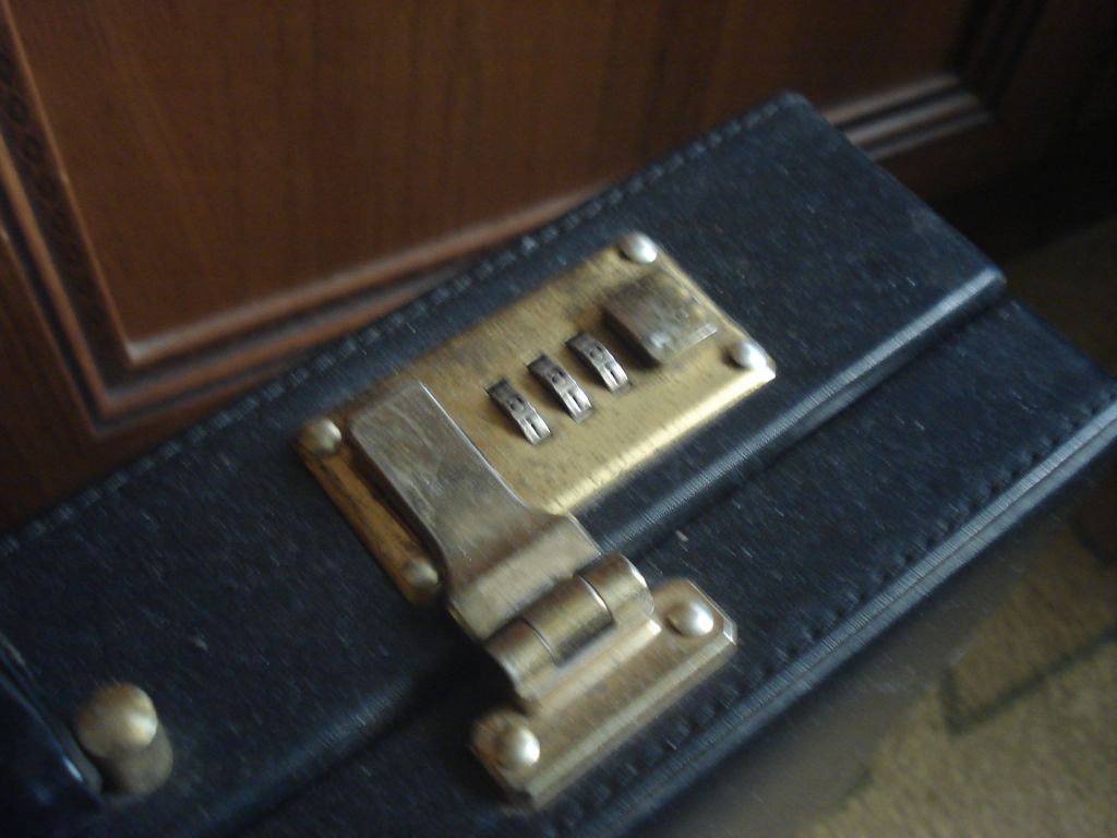 Дипломат - фото фото фото 1