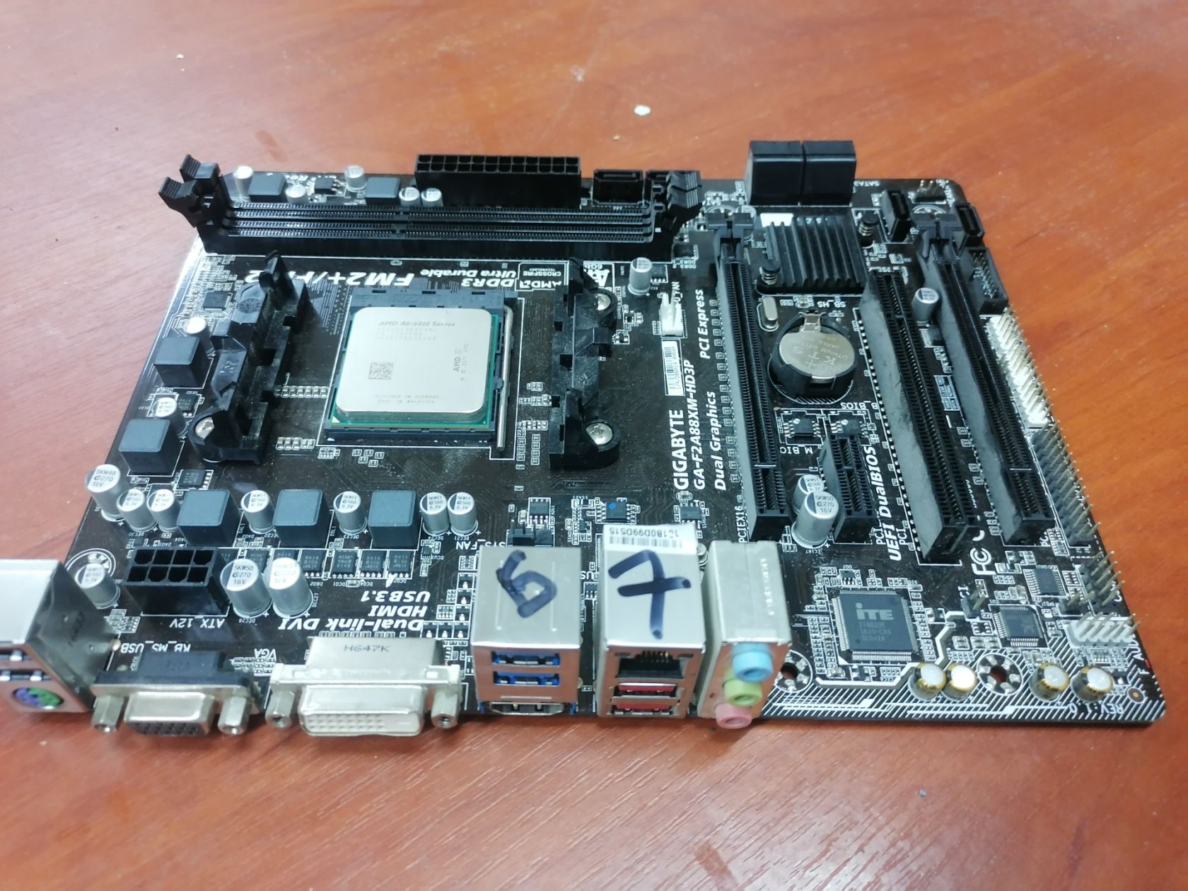 Gigabyte GA-F2A88MX-HD3P + AMD A6-6400K - фото фото фото 0
