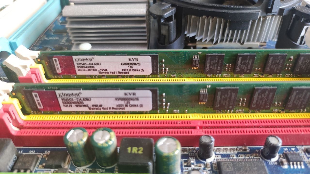 Комплект Gigabyte GA-EG41MF-US2H + Pentium E5800 + 2×2GB DDR2 + кулер - фото фото фото 2