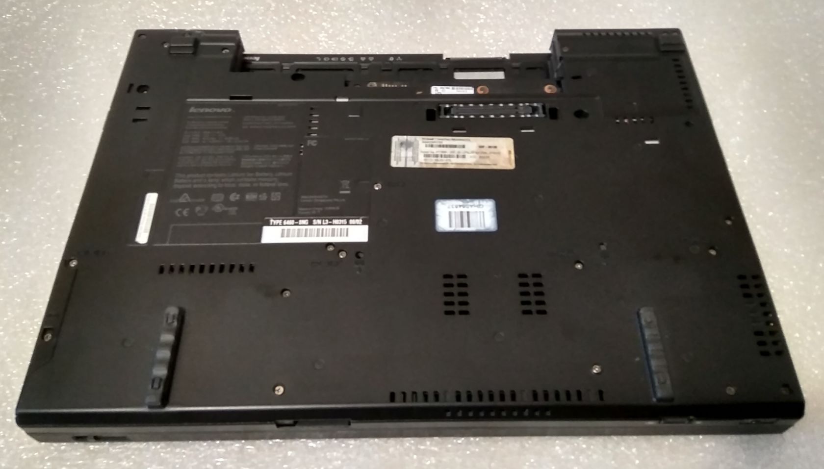 Lenovo Thinkpad T61 15.4", рабочий, нижняя половина без матрицы - фото фото фото 3