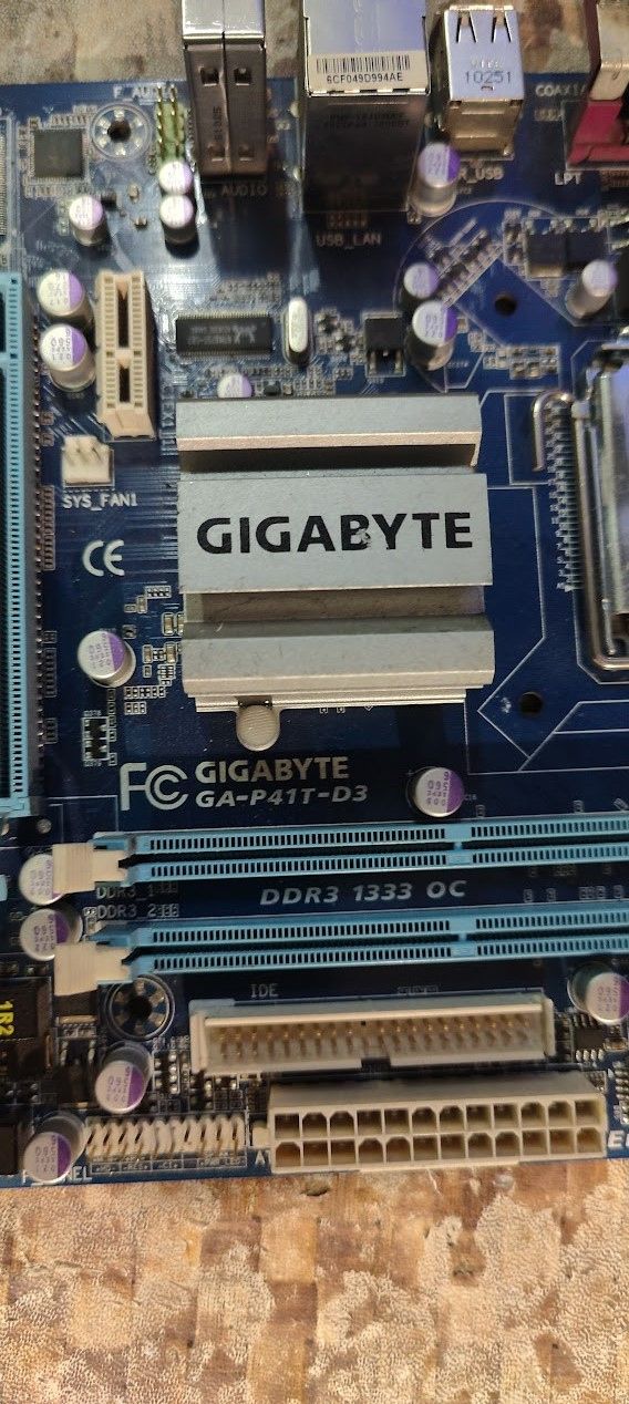 Мат. плата Gigabyte GA-P41T-D3 LGA775 G41 PCI-E+GbLAN SATA ATX 2DDR3 № 230311101 - фото фото фото 1