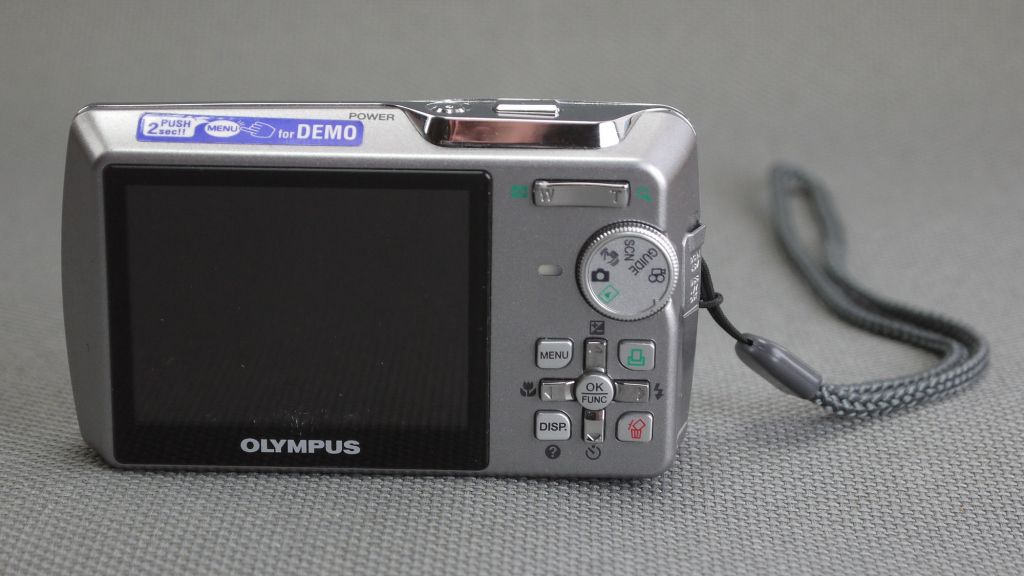 Цифровой фотоаппарат Olympus Stylus 740 7.1Mpix All-Weather camera Вживане - фото фото фото 1
