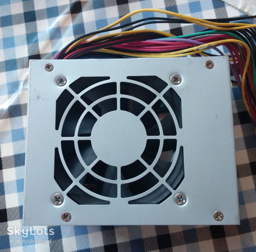 Блок питания SFX GAMEMAX ATX300 Б/У - фото фото фото 2