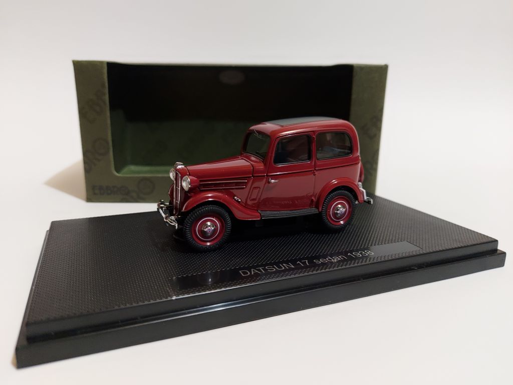 Ebbro 1:43 Datsun 17 Sedan  (1938) dark red - фото фото фото 1