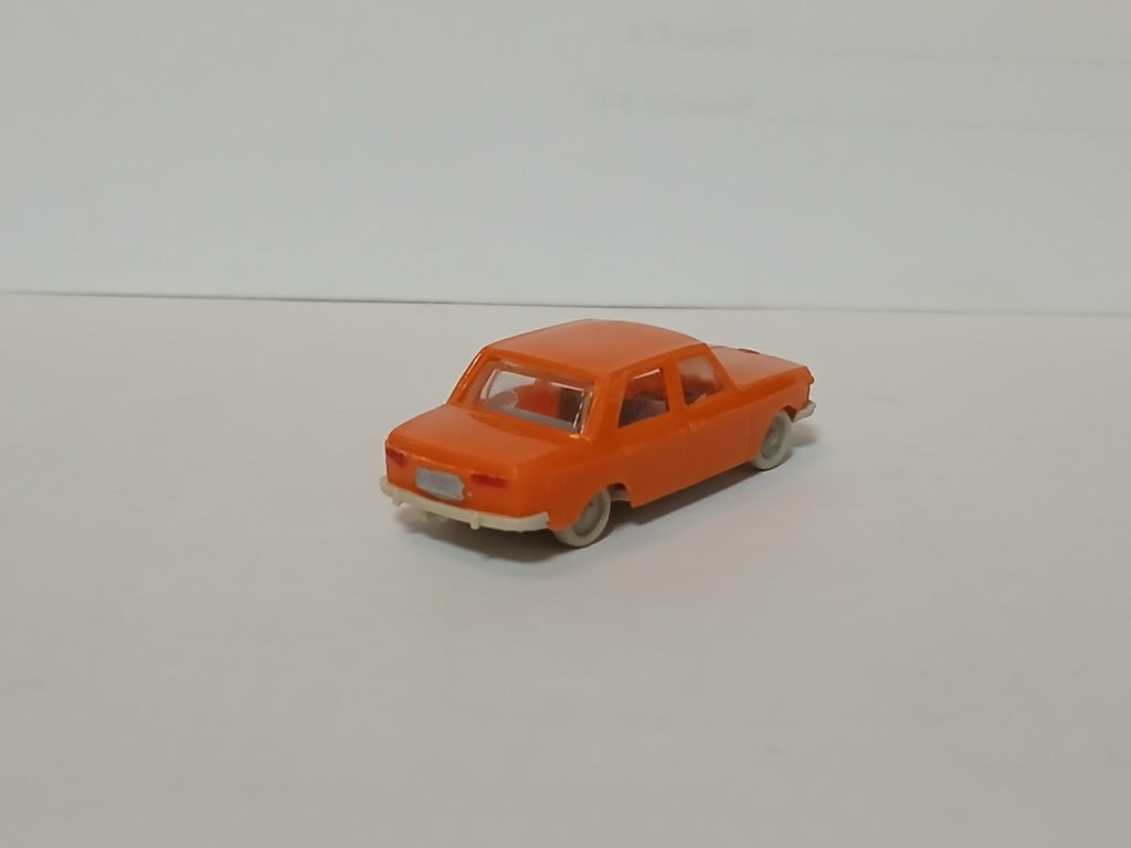 Автомобіль WARTBURG 353. ESPEWE/PERMOT 1:87 H0  (71037). - фото фото фото 1