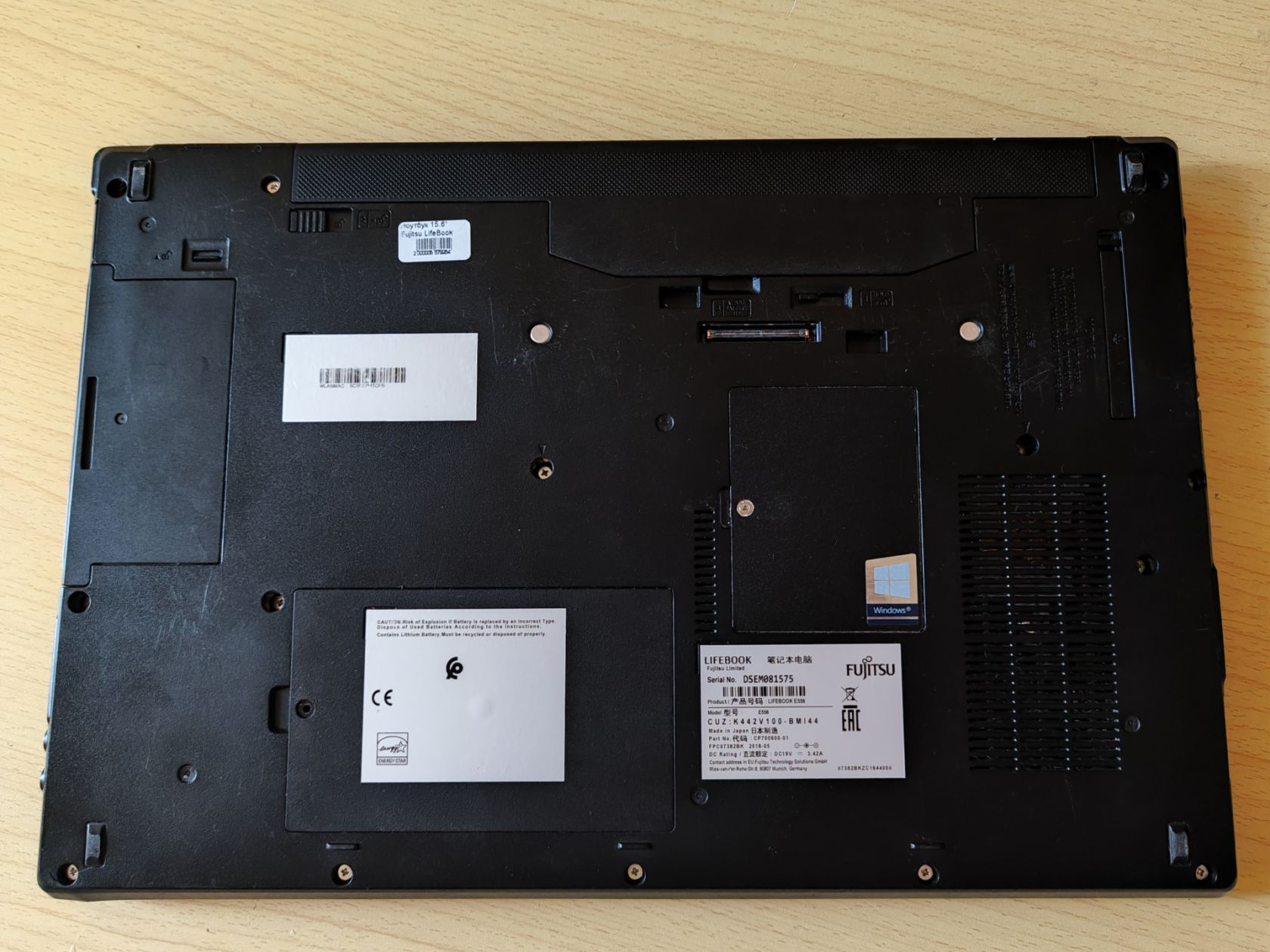 Fujitsu LifeBook E556  Core i3-6100U - фото фото фото 12