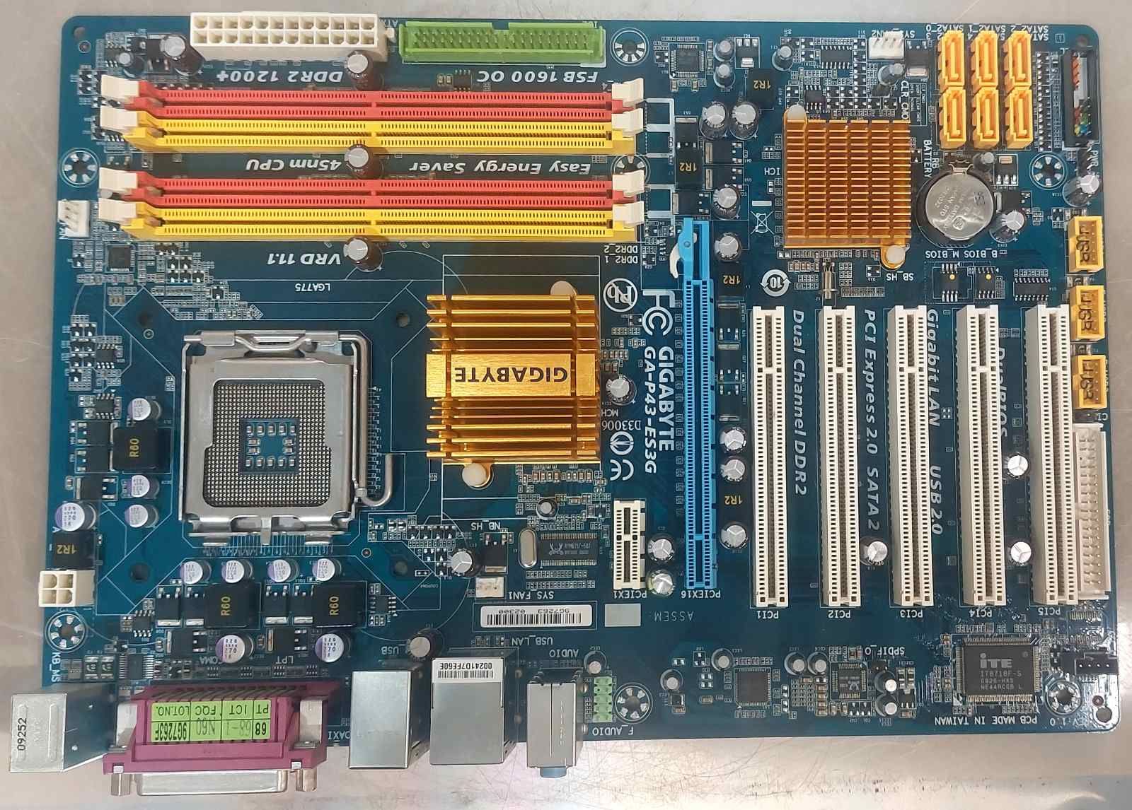 Материнська плата  Gigabyte GA-P43-ES3G  Socket 775 / ATX / 4 x DDR2  б/в - фото фото фото 2