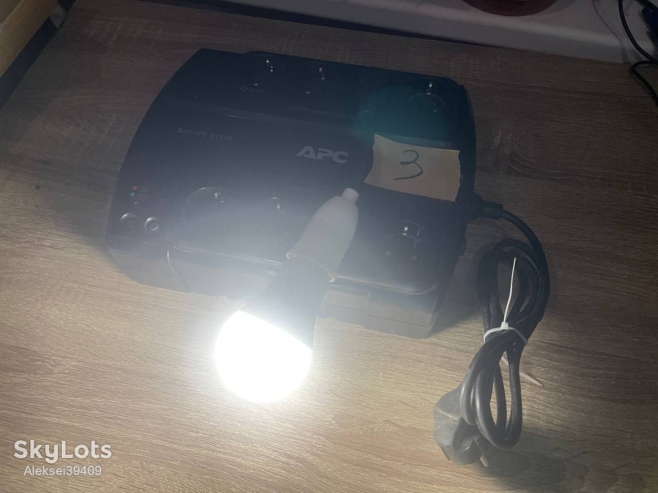 Джерело безперебійного живлення      (ИБП) APC Back-UPS ES 550VA / 330W      (BE550G-RS) - фото фото фото 4