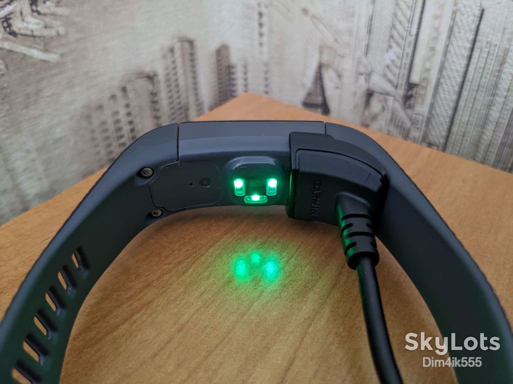 Фитнес-браслет Garmin Vivosmart HR+ Regular Black - фото фото фото 7