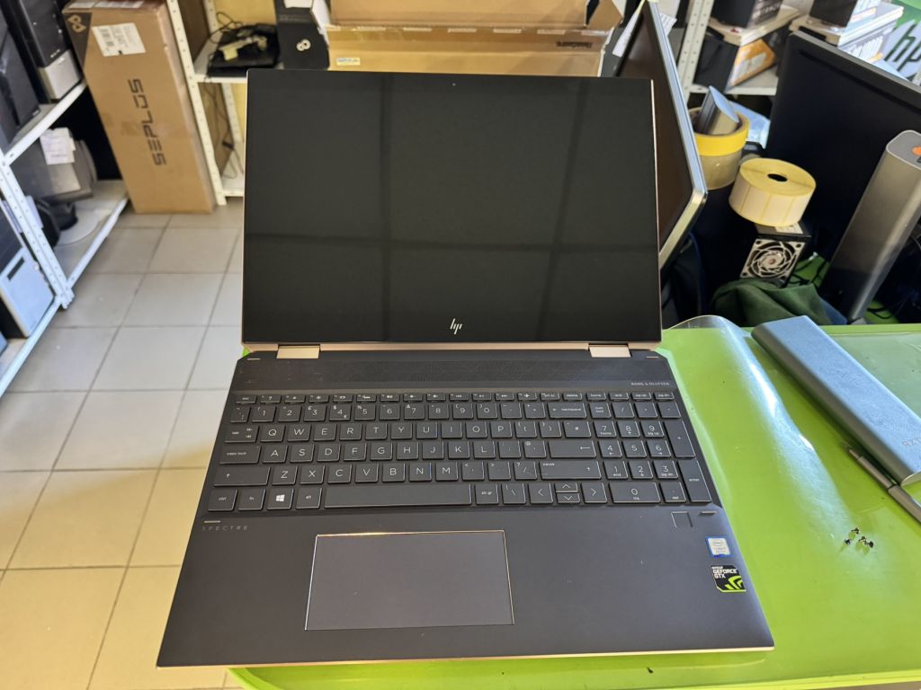 Екран HP Spectre X360 Convertible 15-df0002na - фото фото фото 0