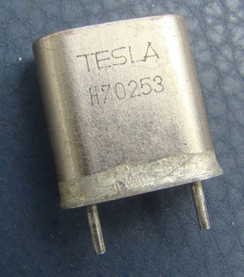 Кварцевий резонатор кварц 23,650 МГц Tesla - фото фото фото 1