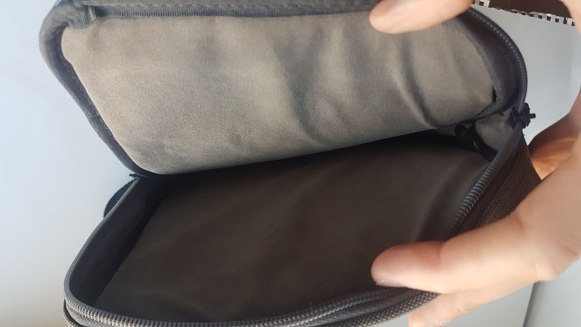 Cумка чехол для планшета PortDesigns Venice Tablet Bag 10,1 дюйма - фото фото фото 6