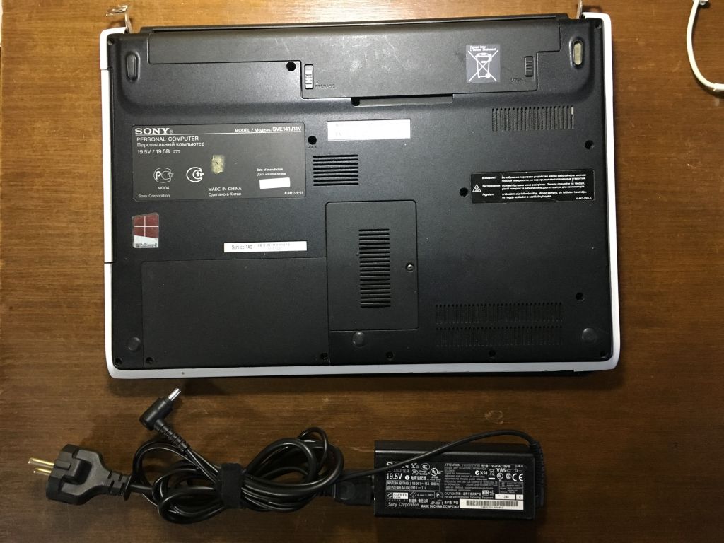 Sony vaio SVE141J11V  на частини - фото фото фото 1