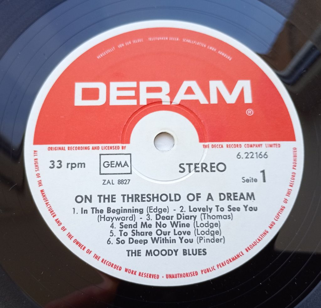 THE MOODY BLUES On The Threshold Of A Dream LP VG+/VG- - фото фото фото 2