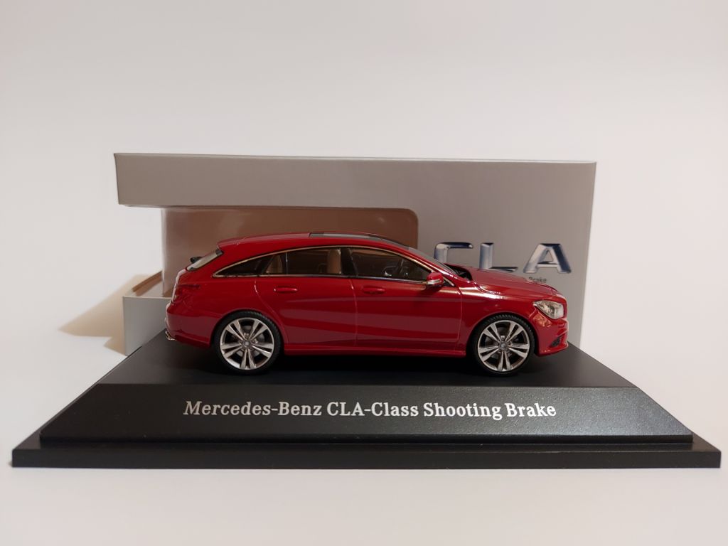 Kyosho 1:43 Mercedes-Benz CLA-Class Shooting Brake  (X117) jupiter red - фото фото фото 3