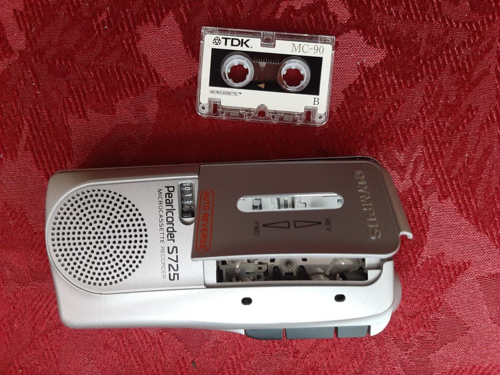 Диктофон Olympus Optical O.,LTD S725 Silver Micro Cassette - фото фото фото 5
