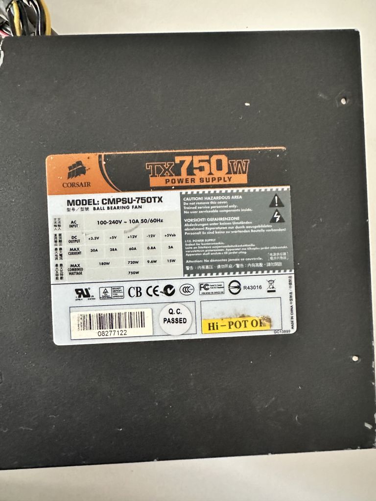 Блок живлення Corsair XT750W - фото фото фото 2