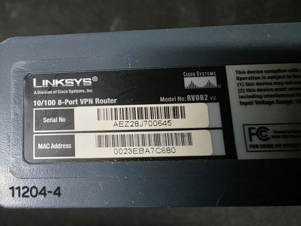 RV082 Linksys 8-Port VPN Router 10/100  (11204-4) - фото фото фото 1